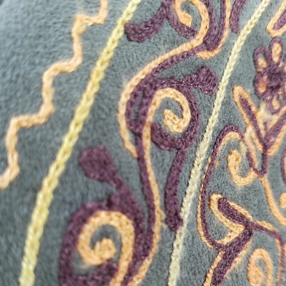 TONI Embroidered | Unique | Large Cross-Body Leather Bag - Picture 4 of 16